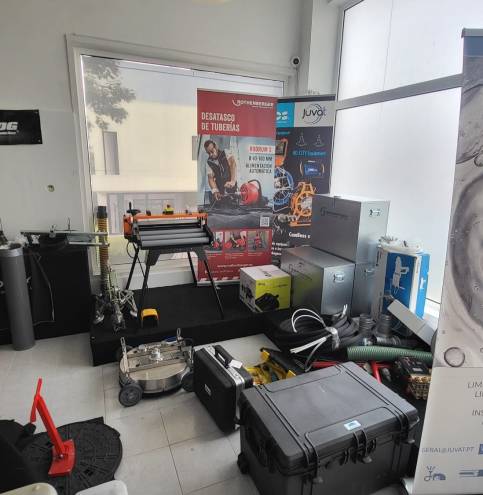 juvat-pt-revenda-equipamentos-canalizacao-desentupimentos-limpeza-portugal-espanha-franca-polonia-foto-showroom-1